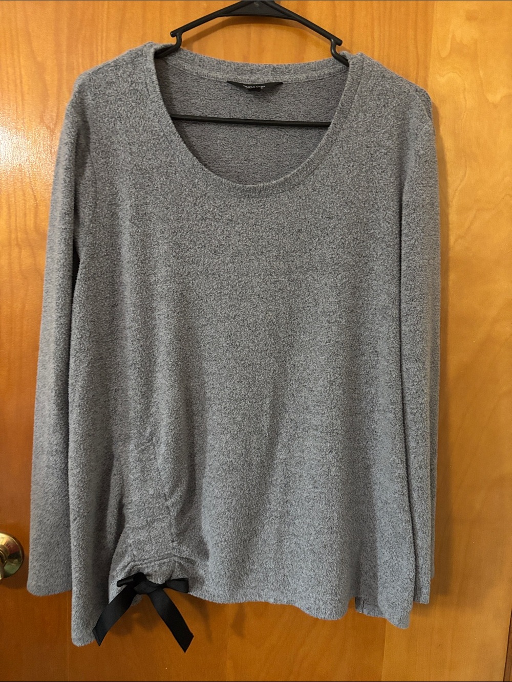 Simply Vera Vera Wang Gray Scoop Neck Long-Sleeve Top with Black Bow